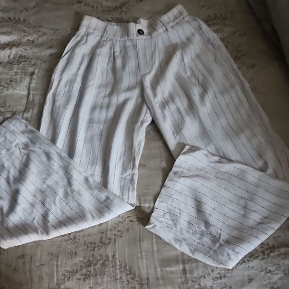 Linen Blend Neutral Colored Faint Black Striping Size L Pleated Front Pants - Picture 1 of 3